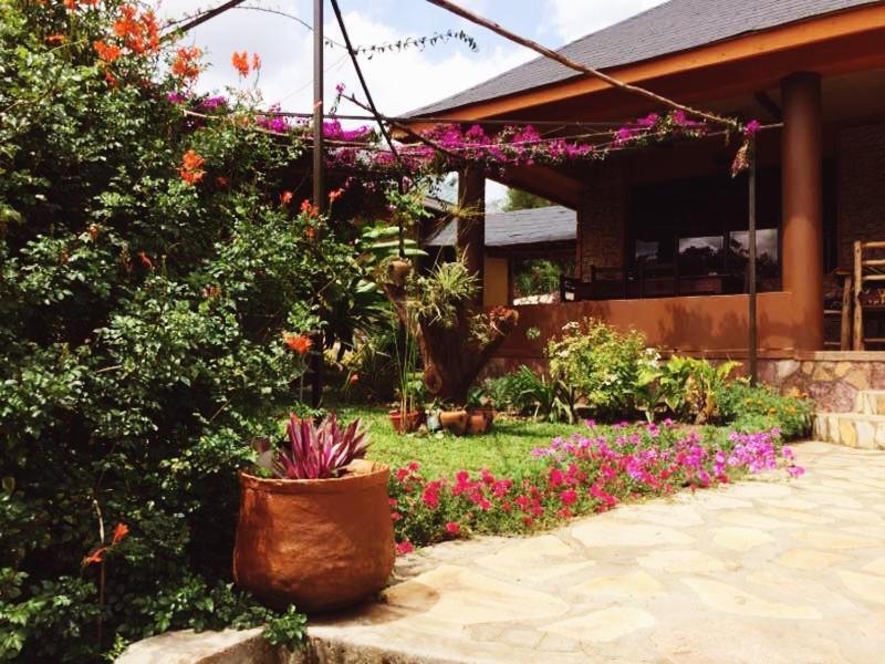 Nyore Hillside Retreat Mbarara Екстериор снимка